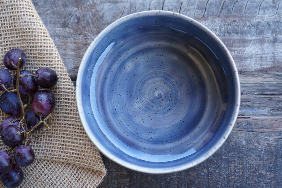 handgetöpferte Müsli Bowl Schale aus Keramik - in schattiertem Meerblau